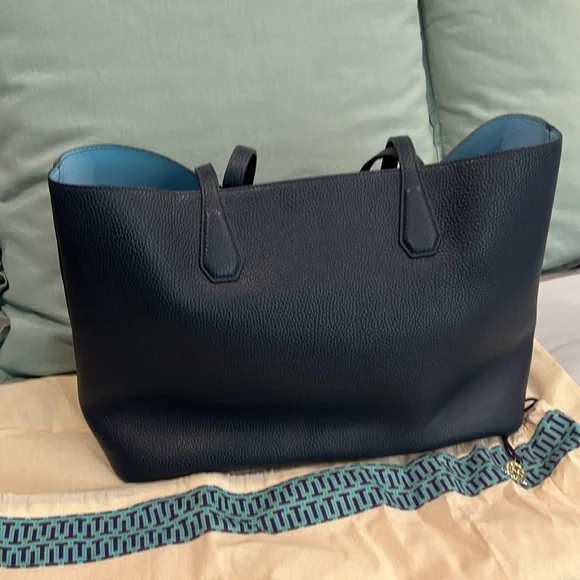 Tory Burch Perry Tote in Navy Blue with Gold Hardware - Picture 3 of 11